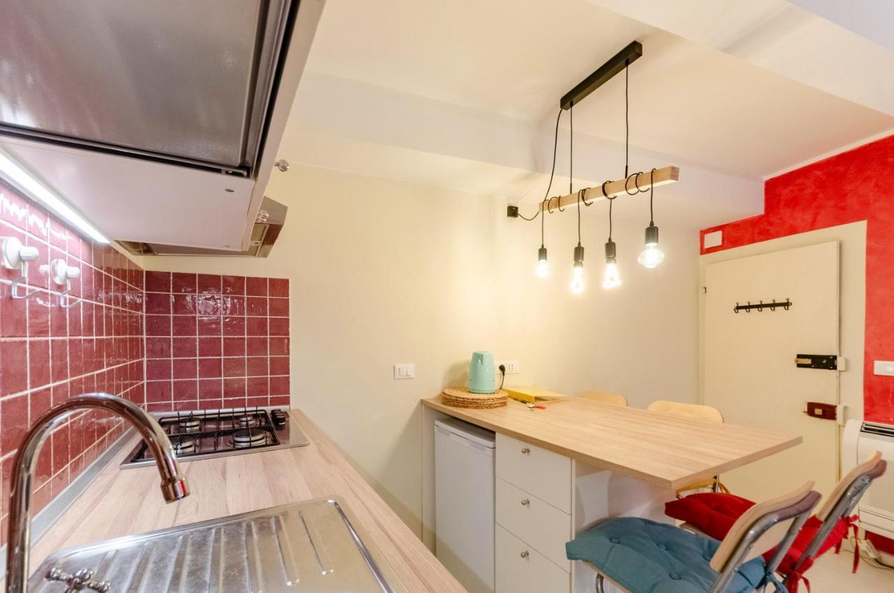 Appartement Joivy Cosy Flat In The Centre à Gênes Extérieur photo
